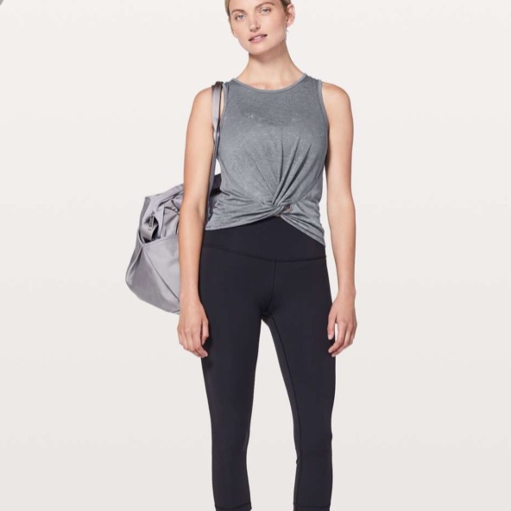 Lululemon Breeze through Twist Tank Size 6